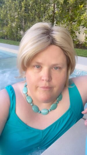 Fortune Feimster Instagram - I mean how can anyone resist an Uncrustable????? #uncrustables #hottub #standupcomedy #fortunefeimster
