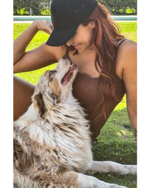Francini Amaral Instagram - 🐶❤️

Hace un mes mis cachorros empezaron a comer Virbac…

Es un alimento francés , alto en proteína, bajo en carbohidratos y con un perfil preventivo de enfermedades...

Les gusta tanto que tb lo utilizo como premio ❤️