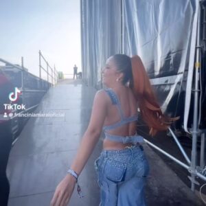 Francini Amaral Instagram - Activándome en la red social vecina para que me sigan !!! 
Aún estoy aprendiendo a usarla😂
Mi cuenta es FRANCINIAMARALOFICIAL
