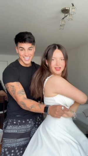 Francisca Aronsson Instagram - Una linda bachata nunca falla!! Con el @matiasochoa02 💫💛.
Ya escucharon su nueva canción? “Aunque Intenté Olvidarte” me encanta 😍.