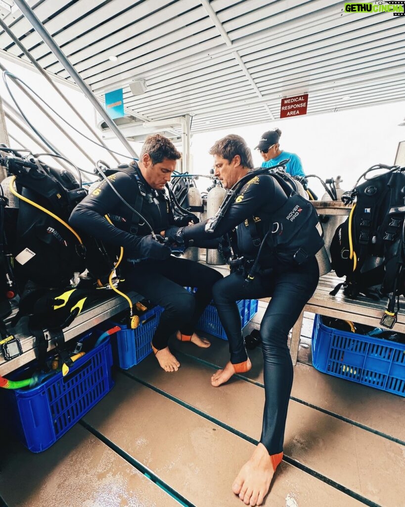 Francisco Saavedra Instagram - Un día increíble, conocer la Gran Barrera de Coral en Australia es un verdadero Sueño. Que cosa más impresionante, es sentirse en una película, seguimos viviendo con intensidad este viaje llamado #SociosPorElMundo3