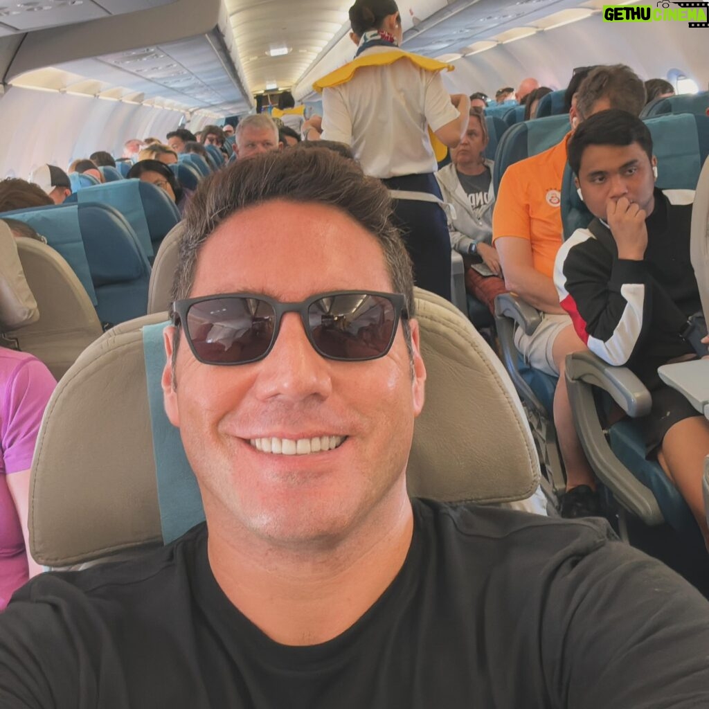 Francisco Saavedra Instagram - Seguimos en ruta camino al paraíso 😀❤️🙌🏻 eso espero 🤩🇵🇭 #SociosPorElMundo3