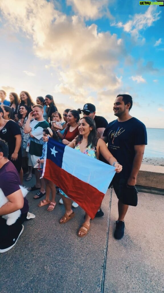 Francisco Saavedra Instagram - Más de 200 Chilenos en Cairns llenos de sueños y proyectos , llegaron para reunirse con nosotros en una parrilla comunitaria, gracias a casa uno de ustedes por hacernos sentir tanto cariño, por sus abrazos y por tantos lindos deseos ❤️ Seguimos Haciendo #SociosPorElMundo3