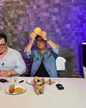 Franco Escamilla Instagram - Ya empezó la misa, corran a YouTube. #AmosDelUniverso