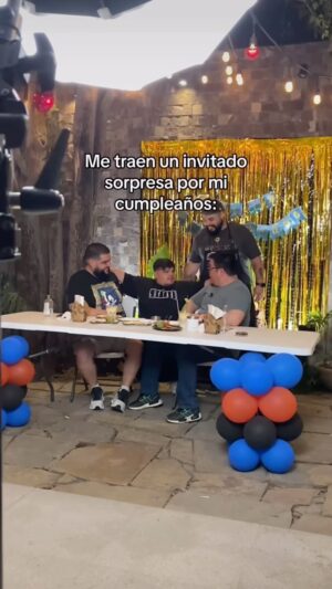 Franco Escamilla Instagram - No puede ser que siempre pasen estas cosas en vivo #AmosDelUniverso