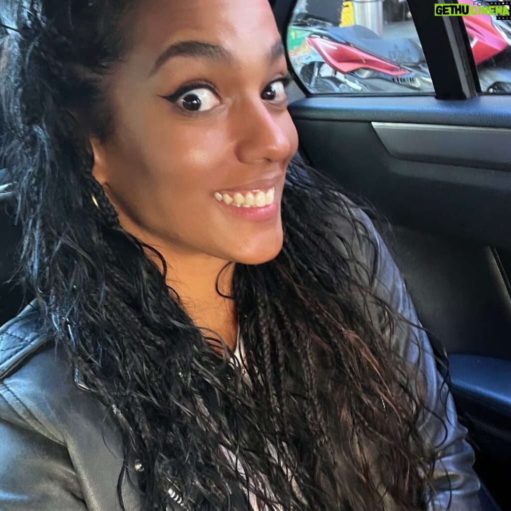 Freema Agyeman Instagram - Showtiiiiiiiiiiiiiime!!!!!!!!!! EEK!!!!! What a deliciously wild and fizzy feeling! Butterflies are our friends!!!! 😉 First preview show for God of Carnage tonight!!! Thank you for all the messages you lovely lot! Break all the legs to everyone involved tonight!! It’s all fun and games till someone loses a tooth - if you know (the play!) you know!!! 🦷 And we’re offf!!! 💥