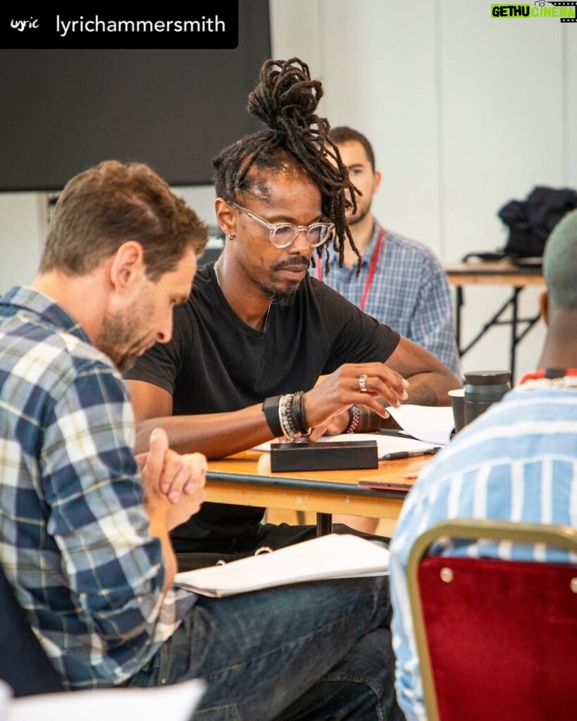 Freema Agyeman Instagram - •Posted @withregram• @lyrichammersmith And we're off 🚀 Happy first day of rehearsals to the cast and creative team of #GodOfCarnageLyric We can't wait to see this Olivier and Tony winning comedy on our stage from 01 Sep. 📸 @dmlkvideo #freemaagyeman #YasminaReza #ChristopherHampton #AriyonBakare #darkcomedy #Godofcarnage #lyrichammersmith