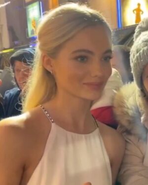 Freya Allan Instagram - 16/12/19 London premiere