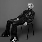 Freya Allan Instagram - 🐄 @modmagazine Photography: @stellamorais_ Make Up: @amarichantalmua Hair: @patrickwilson Styling: @amiivonslaughter