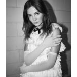 Freya Allan Instagram - @behindtheblinds cover! Wearing @ysl Thank you @gregoryderkenne @_stevenhuang @pedromvasconcelos @francescabrazzo @patrickwilson @mkcrooke you’re all supadupa ! This interview and shoot was conducted prior to the SAG-AFTRA strike