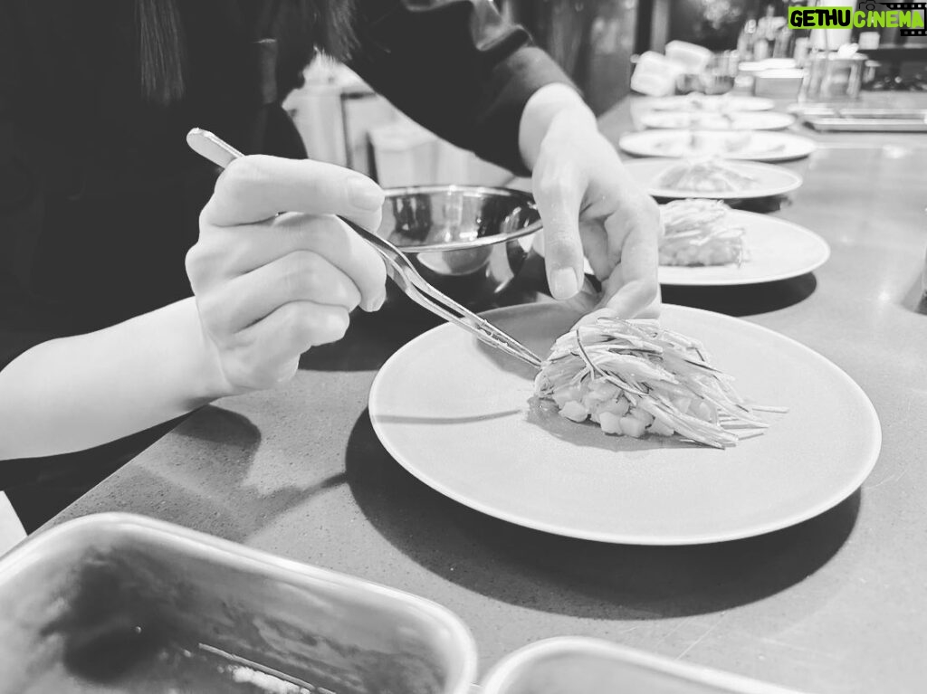 Fuka Koshiba Instagram - 「フェルマーの料理」第2話🧑‍🍳🍳 本日、22:00〜放送です☺︎ 是非ご覧下さい(｡・・｡) #フェルマーの料理 p.s. 前菜を担当しております🙋‍♀️