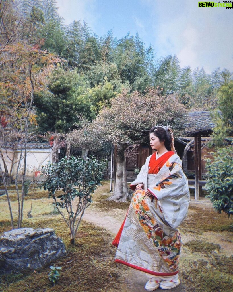 Fuka Koshiba Instagram - 「大奥」 本日、第7話の放送です☺︎ 22:00〜 ぜひご覧ください(｡・・｡) お庭でお散歩、気持ちが良い😊 #大奥 #フジ大奥