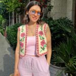 Fulya Zenginer Instagram - Alaçatı gün 1 🌸 Çocuğu uyutup instagrama düşenler burada mı?🙂‍↔️