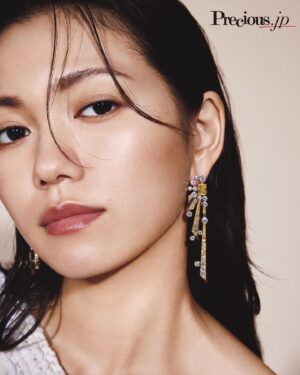 Fumi Nikaido Instagram - Precious２月号
『コレクション　1932』
"CHANEL"が誘う、天空の煌めき

@chanelofficial 
@precious.jp 
@bun5o 
@misaking77 
@sadaito 
@shotaro.ao 
@kiho