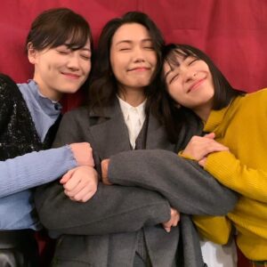 Fumi Nikaido Instagram - 両手にかわいこちゃんたち🙈
楽しくワイワイ撮影してます！

@mizuki.yamashita.official 
@narumi_05 

#EyeLoveYou
@eyeloveyou_tbs