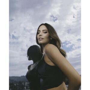 Génesis Rodríguez Instagram - @latina photo shoot fun con el primo @castanedawong 
Link in story!