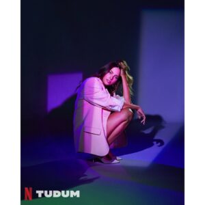 Génesis Rodríguez Instagram - super casual Thursday @umbrellaacad