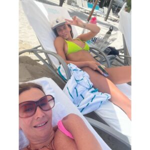 Génesis Rodríguez Instagram - 🏝 b day 

Love u guys x