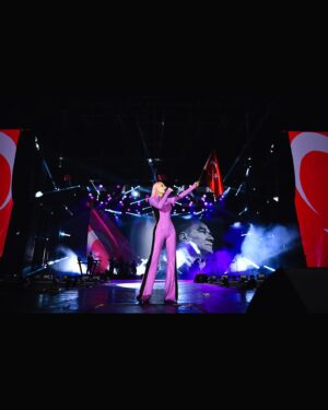 Gülşen Instagram - Saygı, özlem ve minnetle…
🇹🇷💌🇹🇷
@istanbulbuyuksehirbld