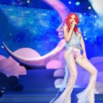 Gülşen Instagram - Harbiye’de dün akşam yaşananlara ay ve yıldızlar şahit. Bu fotoğraflar, izi hiç silinmeyecek bir günden, birbirimize olan aşkımızı tekrar tekrar ilan edişimizin sadece bir kaç yansıması.. Sizi çok seviyorum. 🌙✨🌞☁️