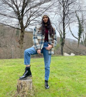 Gülsim Ali Instagram - Beremi görünce otomatik olarak şarkı söylemeye başlıyorsunuz ;
Arı vız vız vız, arı vız vız vız, arı vız vız vız diye dolaşır 🎵 
Photo by : @baroonez 💐