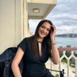 Gülsim Ali Instagram - İstanbul özlemi içerir 🤍