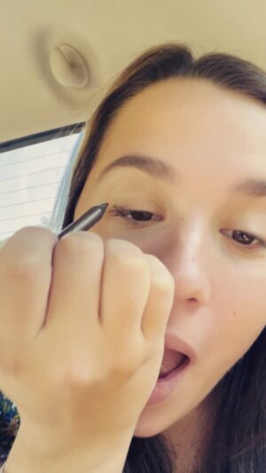 Gabby Barrett Instagram - I will pay 100$ to someone who can put on neat winged eyeliner in a moving vehicle :)))))))) 😊👎🏻
