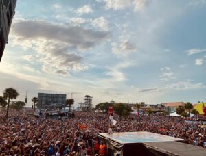 Gabby Barrett Instagram - Myrtle Beach!!!!!!WOOOOOOOOOW. I’m always blown away by seeing a sea of people. 
Played this festival in 2019, & man. Big difference and it feels great. THANK YOU 🤠💙