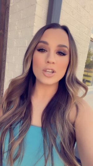 Gabby Barrett Instagram - Link in my story. 💛🖤