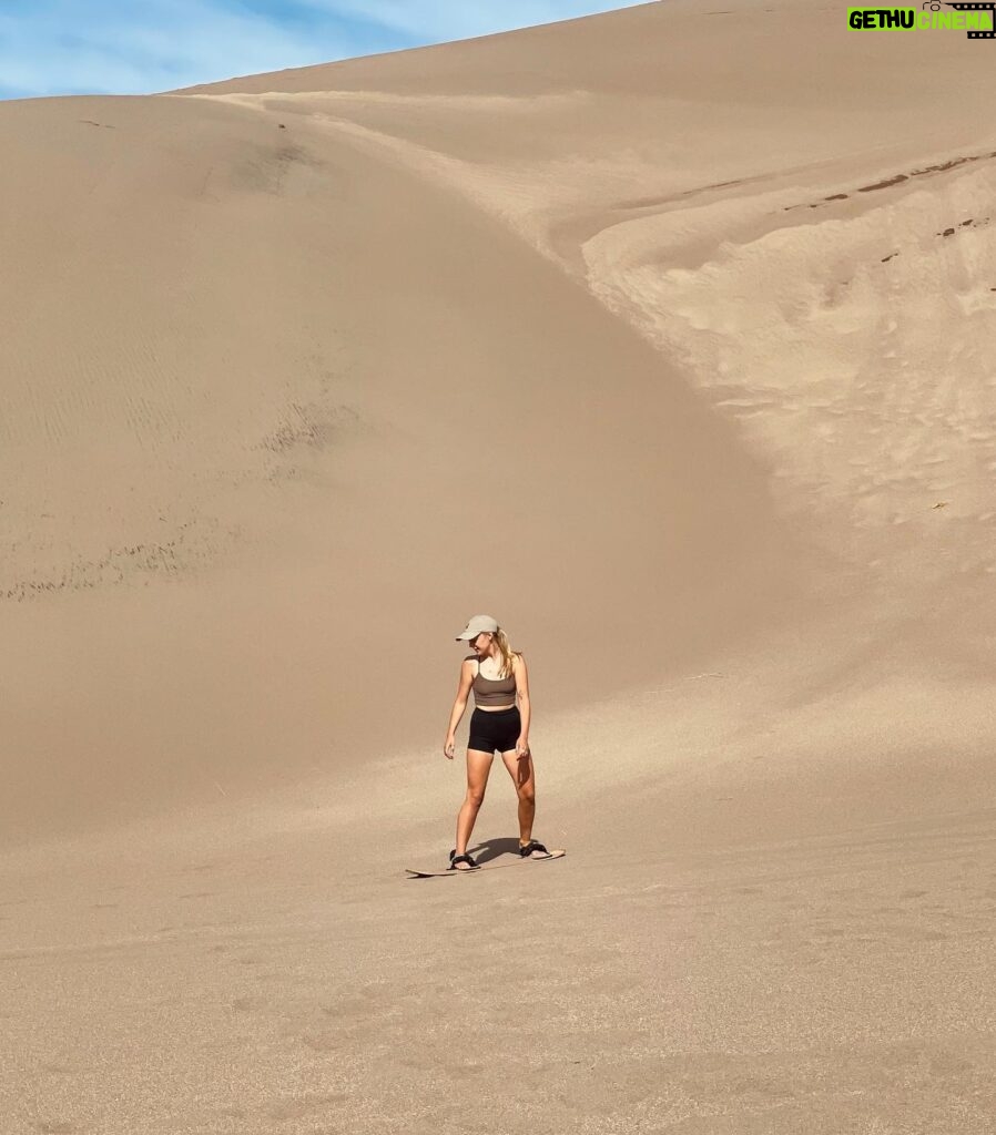 Gabby Petito Instagram - Bikini bottom isn’t the only place there’s sandy cheeks 🌵☀️ ت ➪ swipe to see me fall on my butt #vanlifetravel