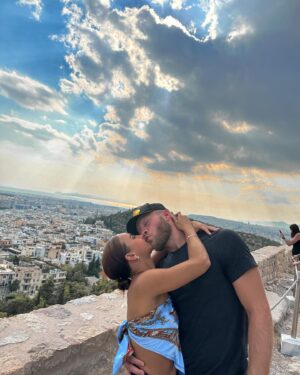 Gabi Butler Instagram - a heart full of happiness and love 🤍😌