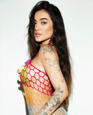 Gabi Melim Instagram - nem metade inteira sua satisfaz