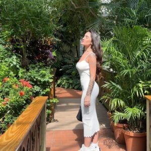 Gabi Melim Instagram - o álbum tá no processo de mixagem e eu tô curtindo os últimos dias de folga aqui nos 🇺🇸!!! louca pra voltar aos palcos e ansiosa pra compartilhar meu disco com vocês 🤍