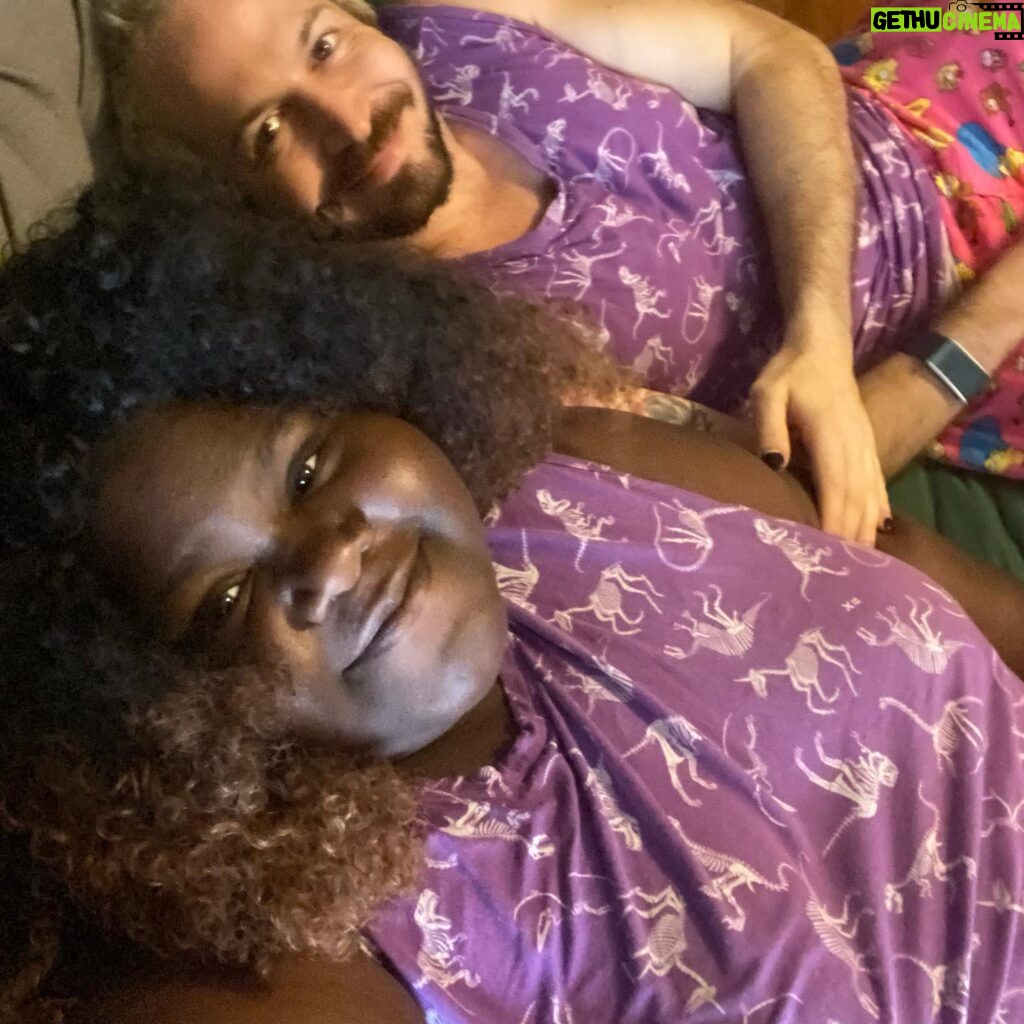 Gabourey Sidibe Instagram - Be assured….. we are wearing matching pajamas. Murree Chrimuh 🎄🕎🎁🎊