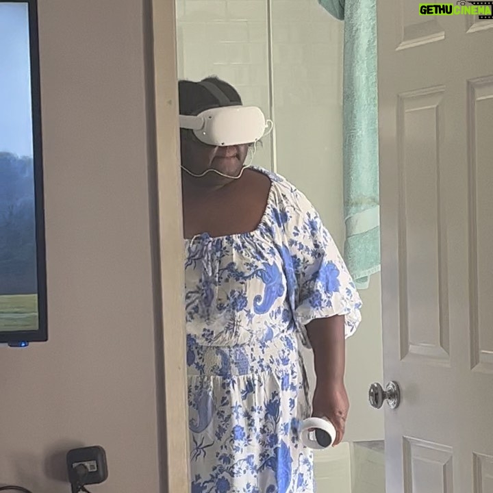 Gabourey Sidibe Instagram - I got an Oculus Quest headset so I can join @getsupernatural! This home will only know chaos from this day forth. 🎥: @brandontour