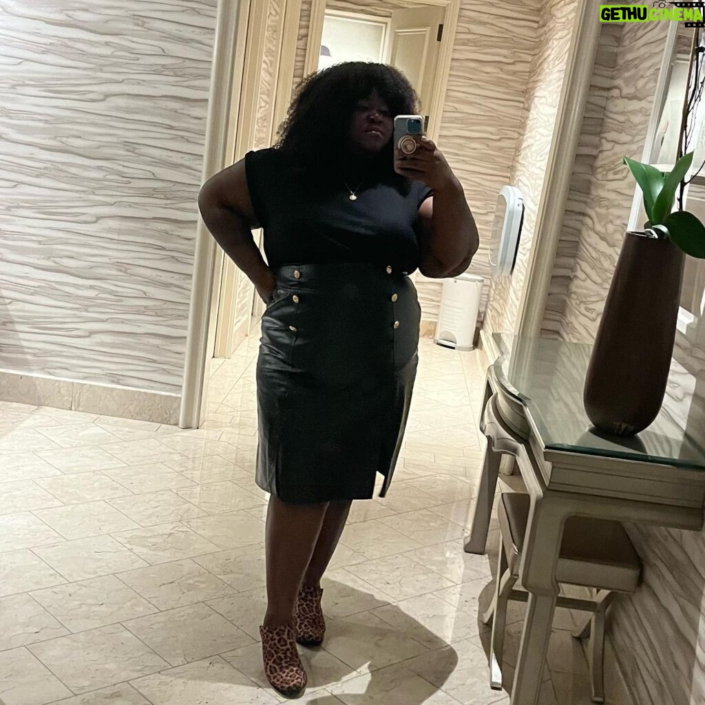 Gabourey Sidibe Instagram - The 1st selfie of the year! May 2023 be the least ashiest year yet!