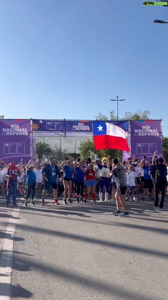 Gabriel Boric Instagram - Este domingo continúan las actividades del Día del Deporte. Queremos que las familias se motiven en todo Chile y salgan a disfrutar los espacios públicos. Revisa las actividades en diadeldeporte.cl