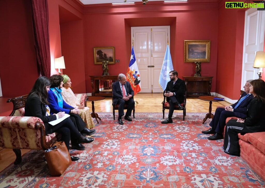 Gabriel Boric Instagram - Bienvenido a nuestro país @AntonioGuterres y a todos los Jefes Ejecutivos de las Naciones Unidas. Es un honor para Chile ser el primer país latinoamericano escogido como sede de la reunión de los más altos representantes de la @ONU_es. Su visita es reflejo de la fructífera colaboración y compromiso de Chile con el Sistema de Naciones Unidas y, al mismo tiempo, del gran aporte que este organismo ha realizado a nuestro país.