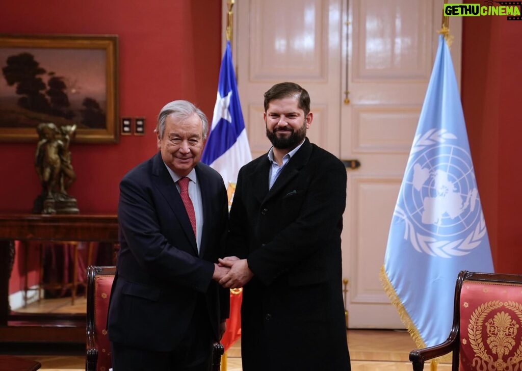 Gabriel Boric Instagram - Bienvenido a nuestro país @AntonioGuterres y a todos los Jefes Ejecutivos de las Naciones Unidas. Es un honor para Chile ser el primer país latinoamericano escogido como sede de la reunión de los más altos representantes de la @ONU_es. Su visita es reflejo de la fructífera colaboración y compromiso de Chile con el Sistema de Naciones Unidas y, al mismo tiempo, del gran aporte que este organismo ha realizado a nuestro país.