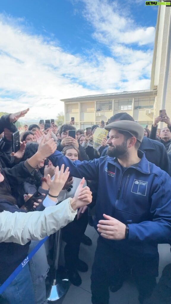 Gabriel Boric Instagram - Gracias por el cariño a todos los estudiantes de la Universidad de O’Higgins!