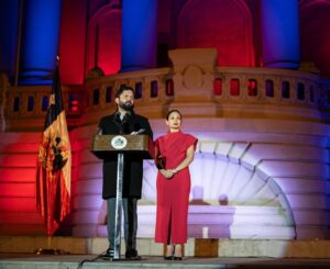 Gabriel Boric Instagram - Desde hoy y hasta el 20 de abril, Chile será el escenario de Micsur 2024, un encuentro de industrias creativas que reunirá a cerca de 400 agentes culturales de nueve países de América Latina para establecer nuevas formas de cooperar. Tendremos ruedas de negocios y paneles que nos permitirán sacar adelante parte de lo más valioso de nuestros pueblos, su colorido, su multiculturalidad y sus diversas expresiones. Mucho éxito en estos días!
