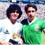 Gabriel Montiel Instagram - Refuerzo bomba!!!! El anotador del considerado mejor gol en la historia de todos los mundiales se integra hoy al #PelucheCaligar: Él es #ManuelNegrete que con su experiencia y carisma refuerza al equipo más querido de México para el partido que va por el honor de las ligas ante Pío! Nos vemos en el estadio Azteca a las 3 de la tarde!!!!
