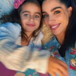 Gabriela Sari Instagram - Antes de nacer estabas unida a mi, a través de un cordón mágico! ✨Que transportó durante 9 meses todos los alimentos y el oxígeno q necesitabas para crecer y desarrollarte 💜 @matercell nos acompaña desde su nacimiento y para toda la vida dándonos acceso a la medicina regenerativa del presente y futuro 🙌 Hace poco nos hicieron llegar un regalo para poder compartir con ella la historia de nuestra decisión sobre guardar sus células madre. Deslizá el carrusel para ver el hermoso regalo. 🥰Gracias por darnos un momento de lectura en familia Con @rulo decidimos que íbamos a guardarlas para vos bebita linda @donnasoy ♾ Gracias por protegernos siempre @matercell Www.matercell.com