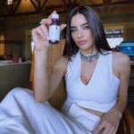 Gabriela Sari Instagram - Uno más bomba que otro 🤍🤍🤍 ¿Conocían los 4 serum de La Roche-Posay? Cada cual se ajusta a tu necesidad. A mi me encanta combinarlos para un mejor cuidado de la piel 🫶🏽💙 #LaRochePosay @larocheposay #tratamientosN1antiedad @lorealgroupe_latam