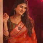 Gabriella Charlton Instagram - Last set of pictures 🤎 Saree & blouse @sdduniqueboutique_97 Photography- @sathyaphotography3 @shineebee_photography Makeup - @makeup_by_kez Hair - @banuhairstylist 📍@kezmakeupstudioandacademy