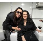 Gal Costa Instagram - 2 anos! Em abril de 2022, Gal participou do festival @rockthemountain, nos dias 17 e 24/04, em Itaipava (RJ). Muita festa e alegria no camarim nos dois dias de apresentação no festival. “Eu acho importante devolver, retribuir essa nova geração. Eles bebem na minha fonte, assim como eu me influenciei por outros artistas”, comentou Gal. 🤩 Fotos: @giovanachanley #GalCosta #RockTheMountain #EquipeGal