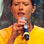 Gal Costa Instagram - 🎶 “Vããão dizer que são tolices, que podemos ser felizes, mas tudo que eu sei, não dáááá pra disfarçaaaar… Dessa veeeez, doeeeu demaaaaais… Amanhhãããã seráááá jamais” 🎶 Simplesmente Filipe Catto interpretando “Nada Mais”, sua canção preferida do repertório de Gal Costa. Emoção pura! 🥹 Assista ao programa completo no link da bio! 📲 #SemCensura