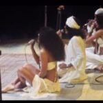 Gal Costa Instagram - “Com a espada de Ogum E a benção de Olorum Como num raio de Iansã Rasgamos a manhã vermelha” @caetanoveloso @gilbertogil @mariabethaniaoficial 23 de abril. Dia de São Jorge Salve Jorge da Capadocia! Salve Ogum! #GalCosta #DocesBarbaros #EquipeGal