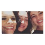 Gal Costa Instagram - 🎂✨ Hoje é um dia especial! É dia de celebrar o aniversário da diretora @dandaraferreira! A parceria e confiança mútua entre Gal e Dandara foi a essência de projetos extraordinários. Dandara trouxe sua visão única para a trajetória artística da nossa diva, dirigindo a elogiada série documental “O nome dela é Gal” (HBO, 2017) e, a convite da própria Gal, o longa-metragem “Meu Nome É Gal”(2023). Dandara, que seu dia seja repleto de alegria, realizações e rodeado pelo carinho daqueles que reconhecem e admiram o incrível trabalho que você faz! 🌟🎈 Parabéns! #GalCosta #EquipeGal