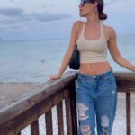 Gala Caldirola Instagram - Yo con esto conecto 🤍 quiero combinar con la playa y el cielo!